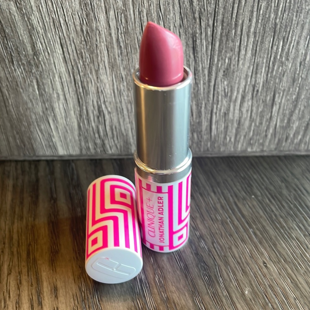 Clinique Plum Pop lipstick